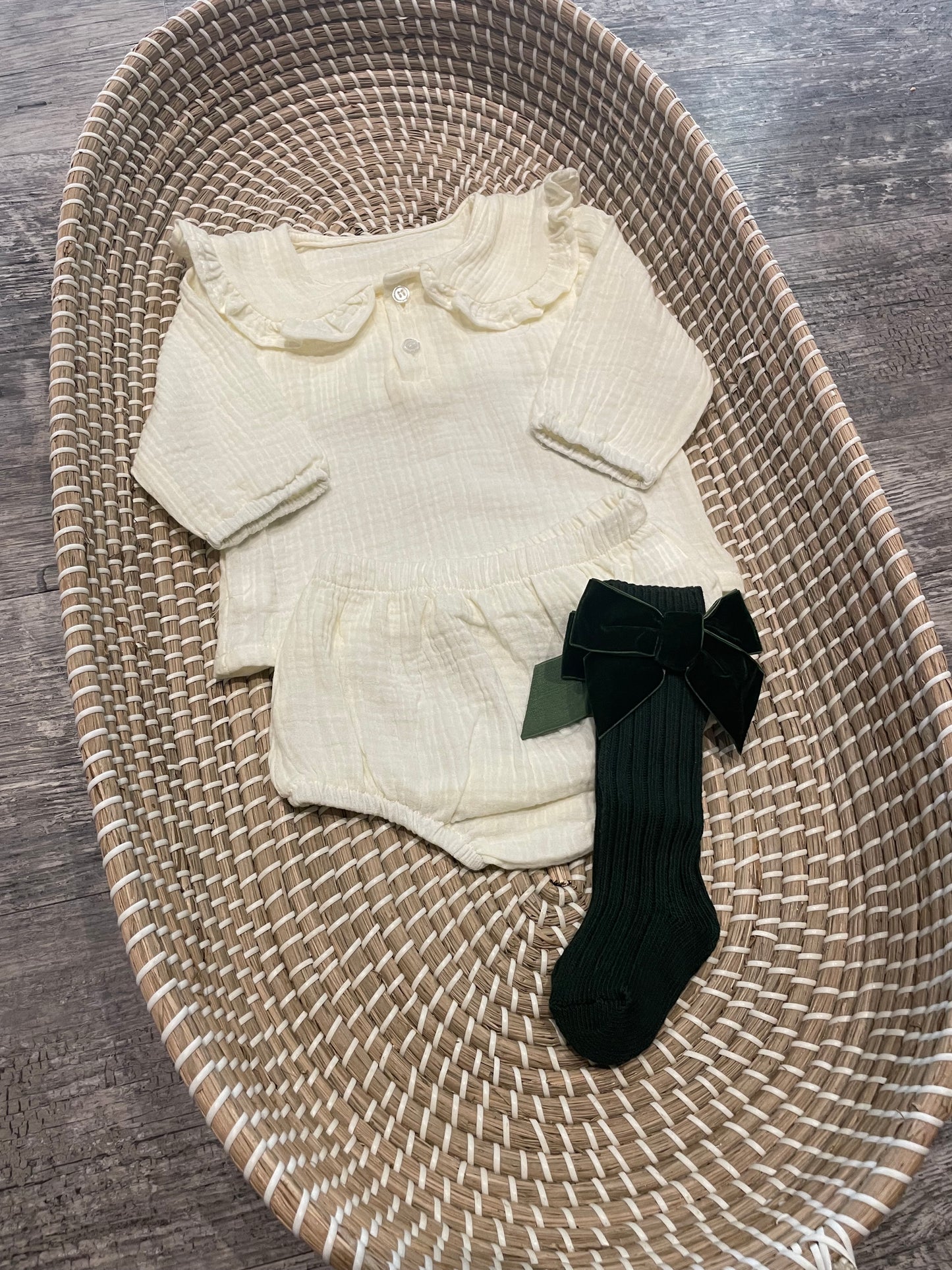Green velvet bow socks