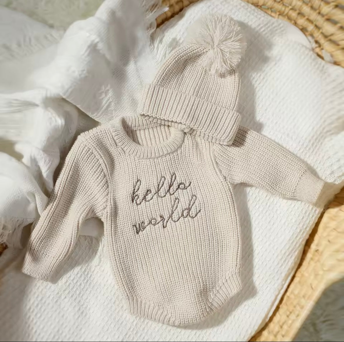 Hello World Knitted set