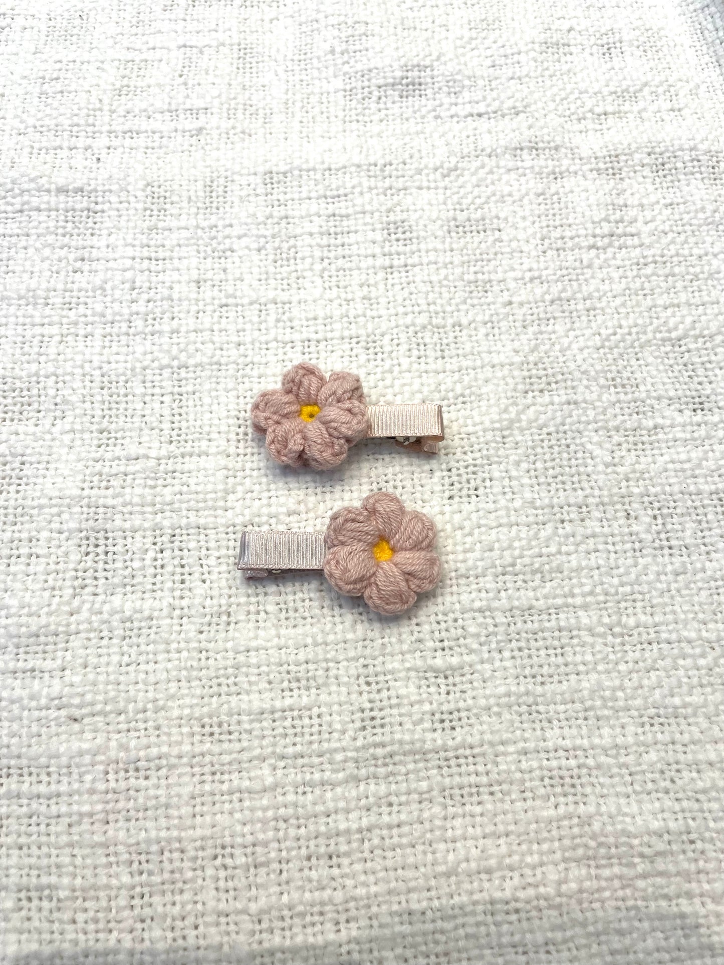 Small flower clip
