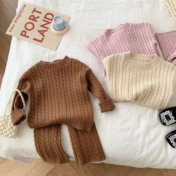 Knitted girls tracksuit