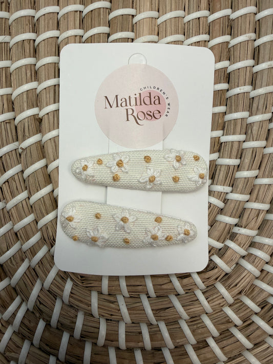 Linen floral clips