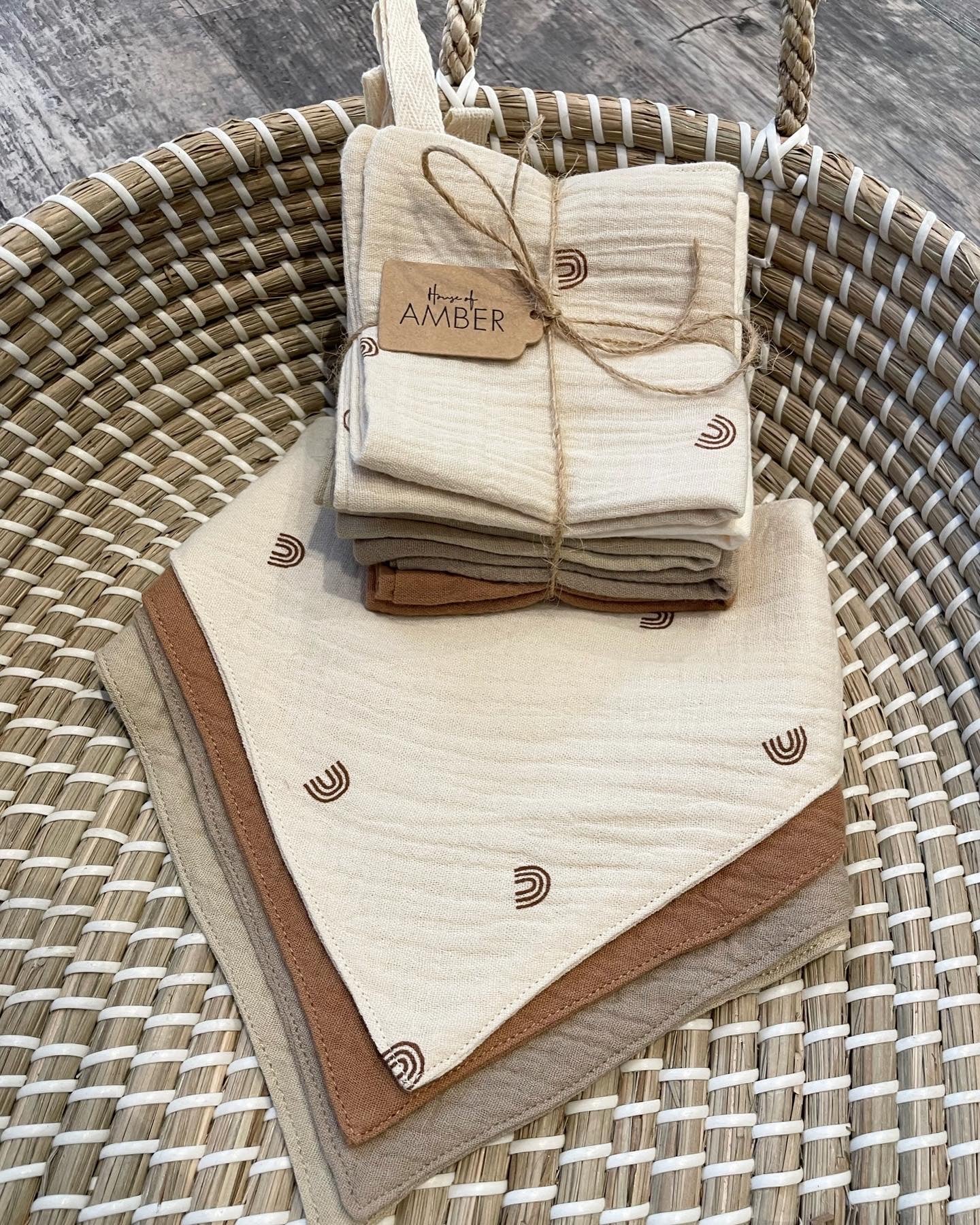 Muslin bandana bib set - cream/beige