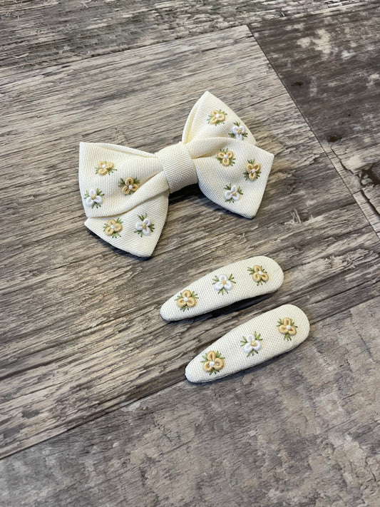Linen bow clip