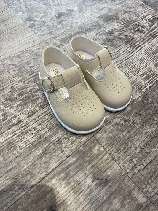 Biscuit hard sole shoes