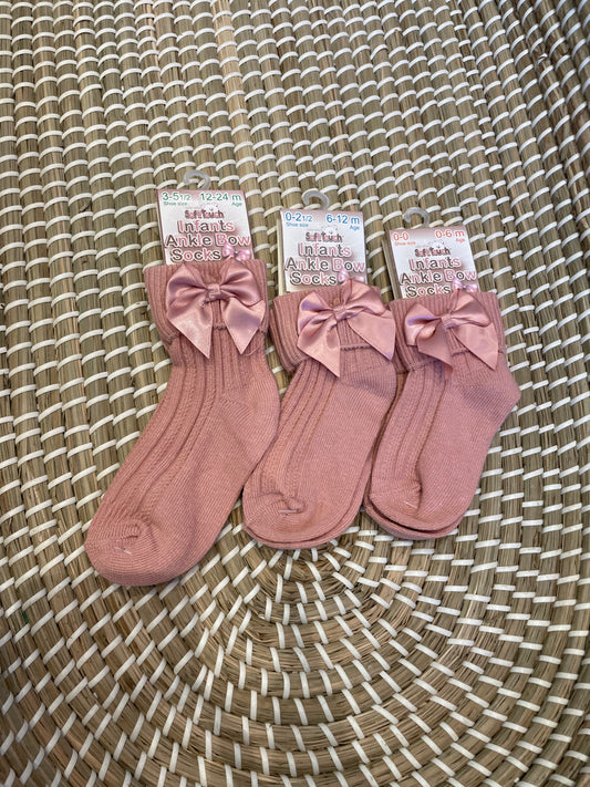 Dusty Rose bow ankle socks