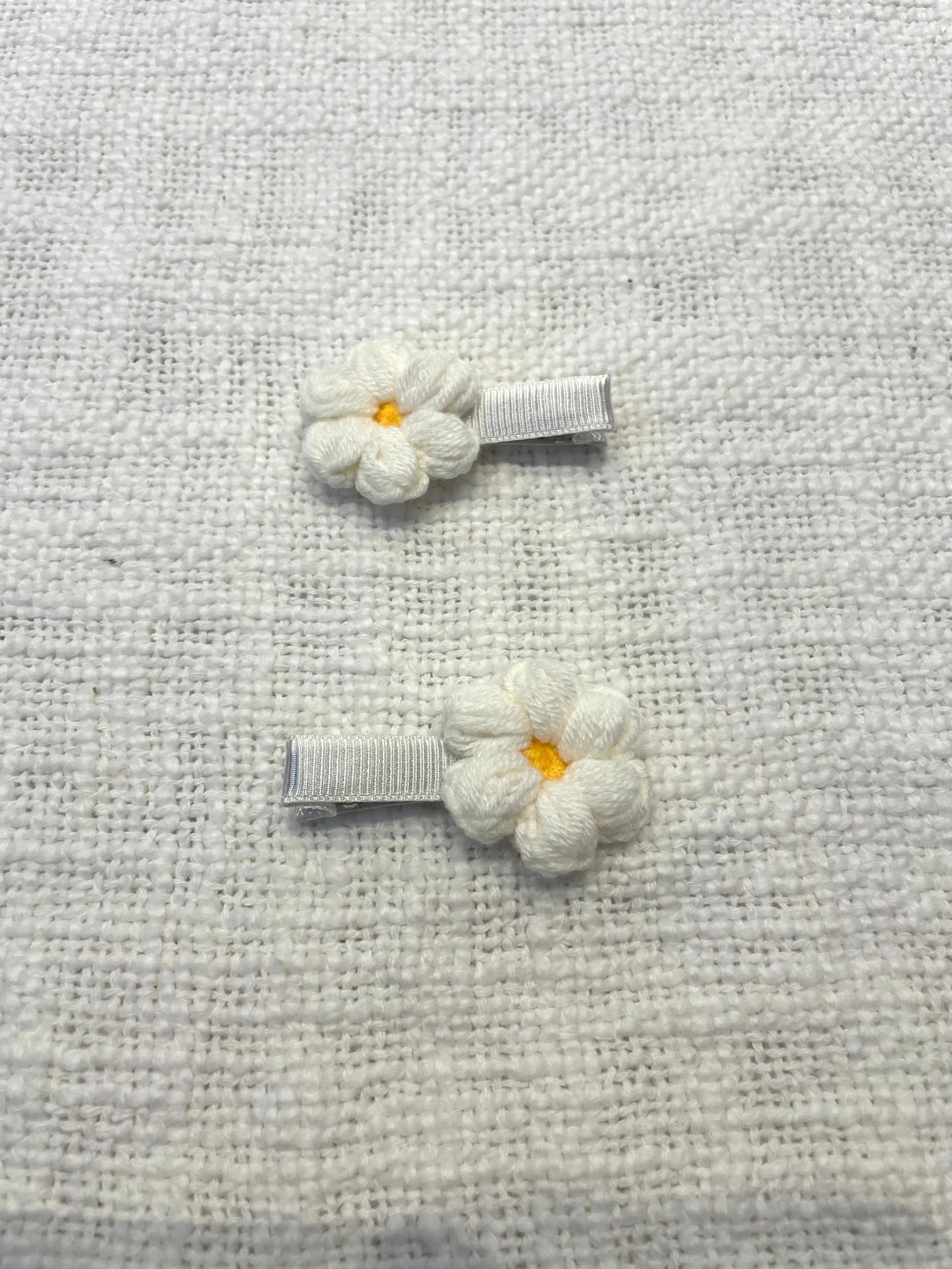 Small flower clip