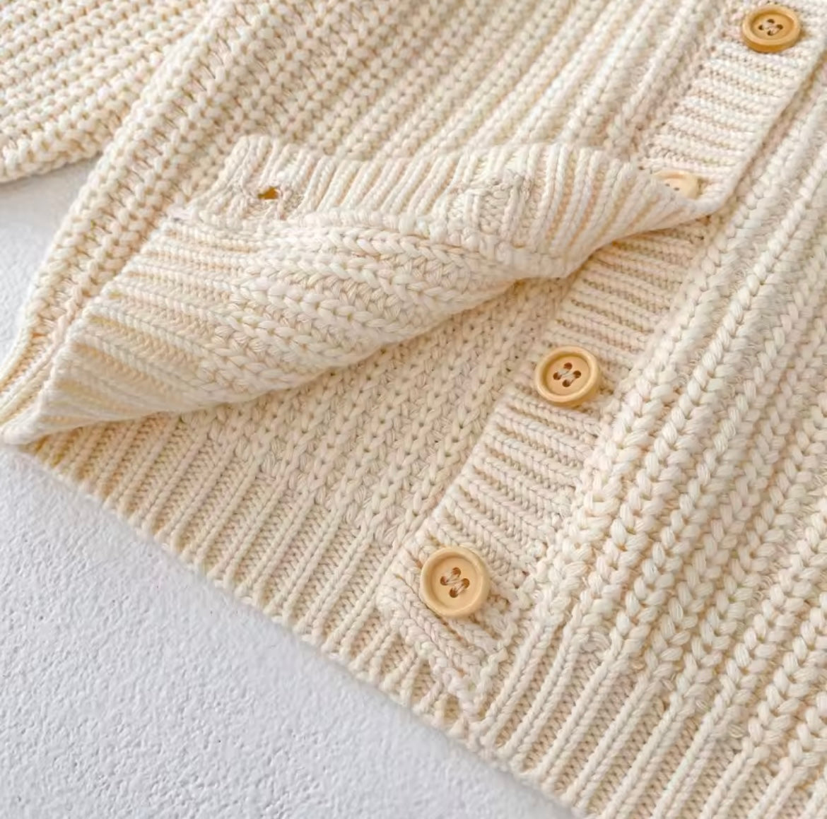Thick knit cream cardigan