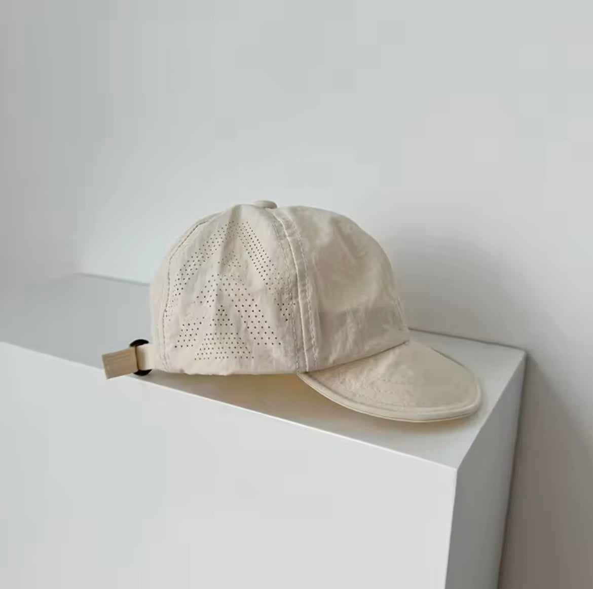 Neutral caps
