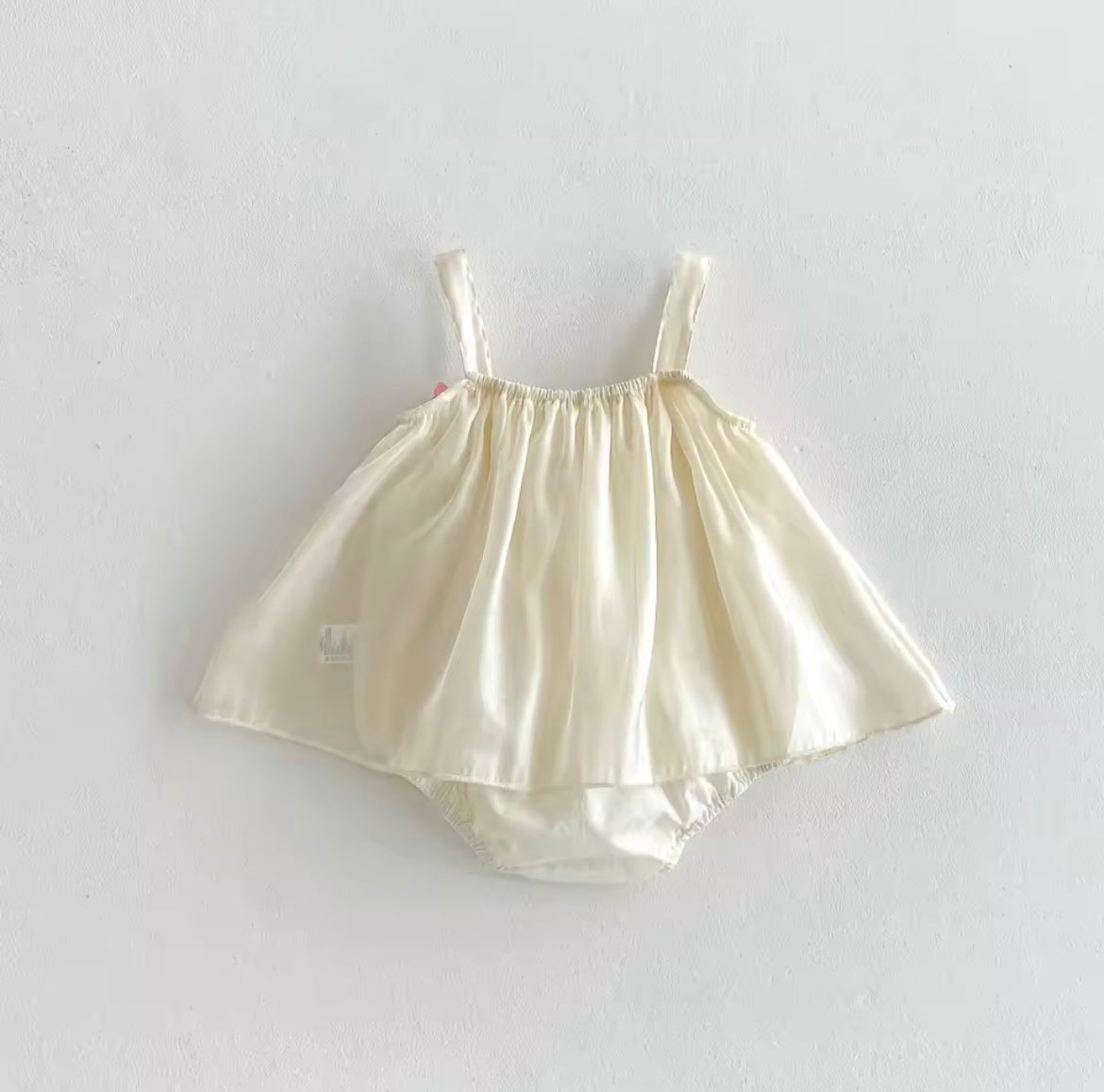 The cream flower dress