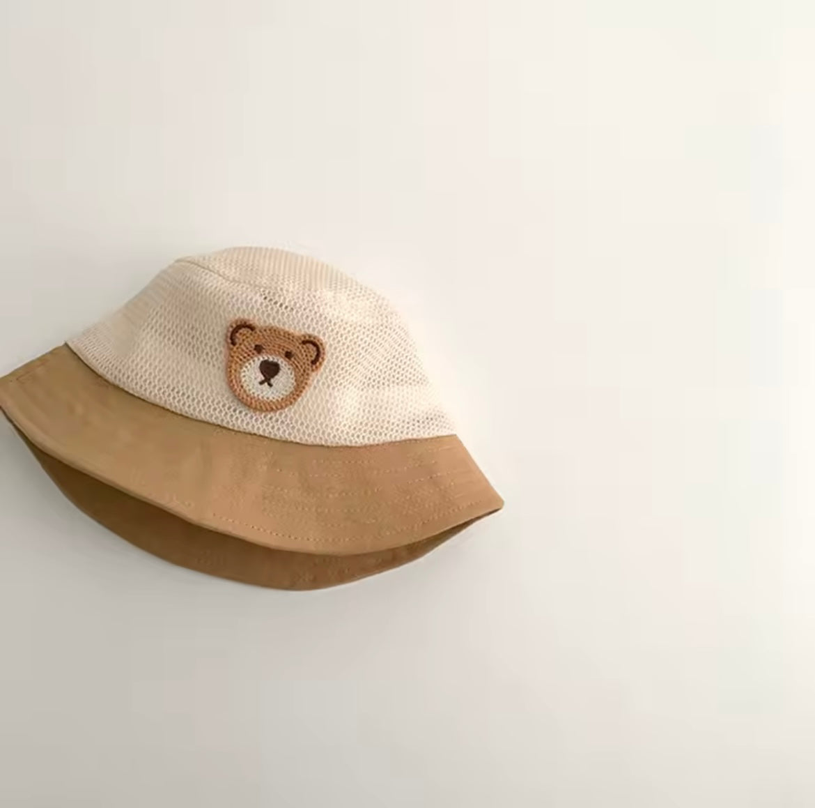 Bear mesh bucket hat
