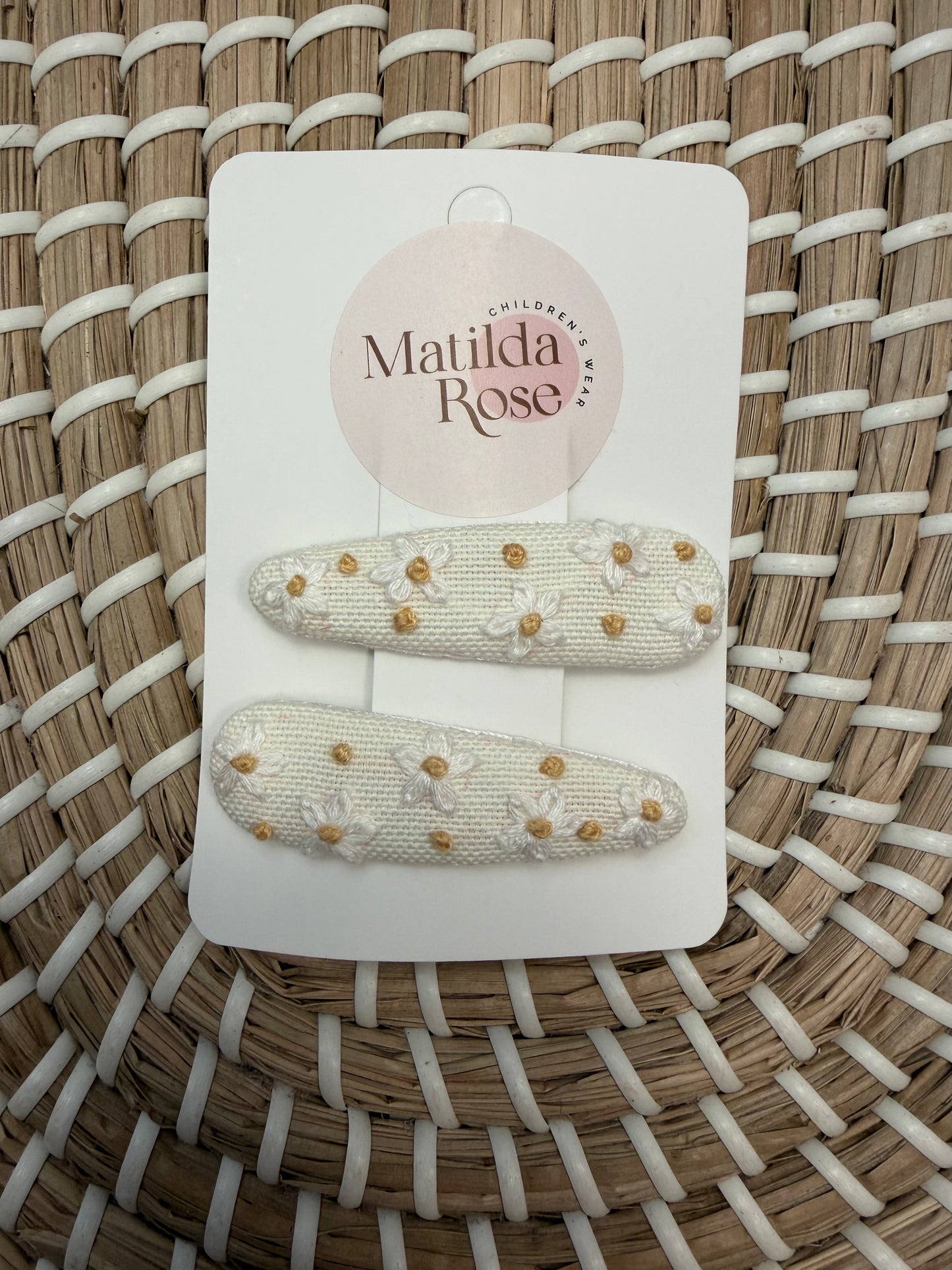 Linen floral clips