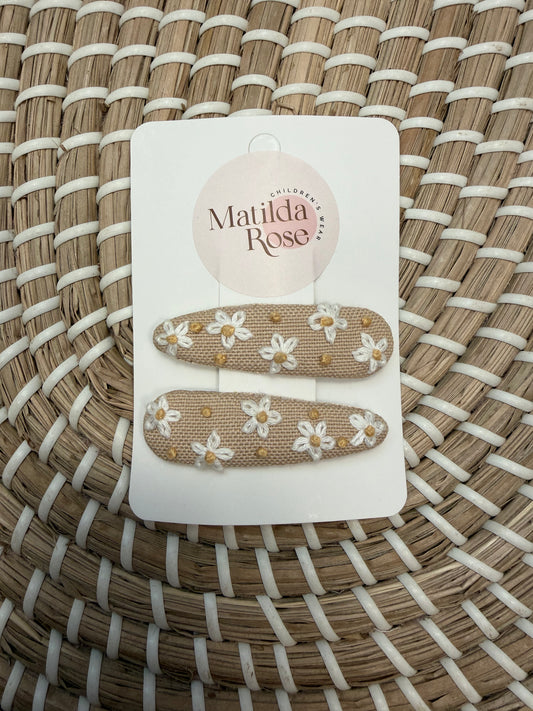 Linen floral clips