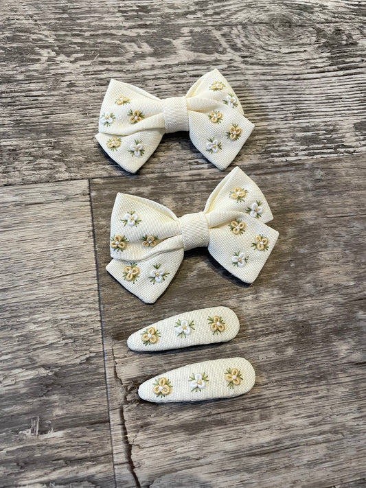 Linen bow clip