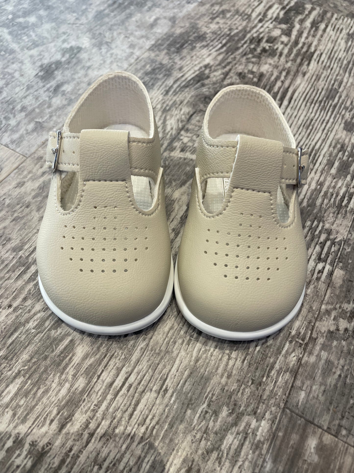 Biscuit hard sole shoes
