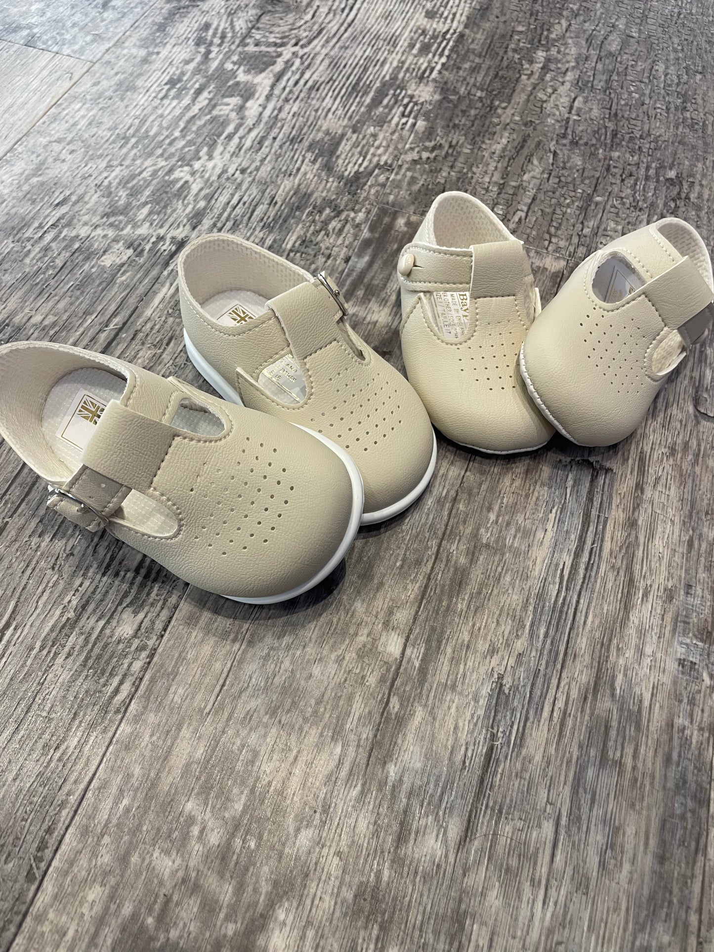 Biscuit hard sole shoes