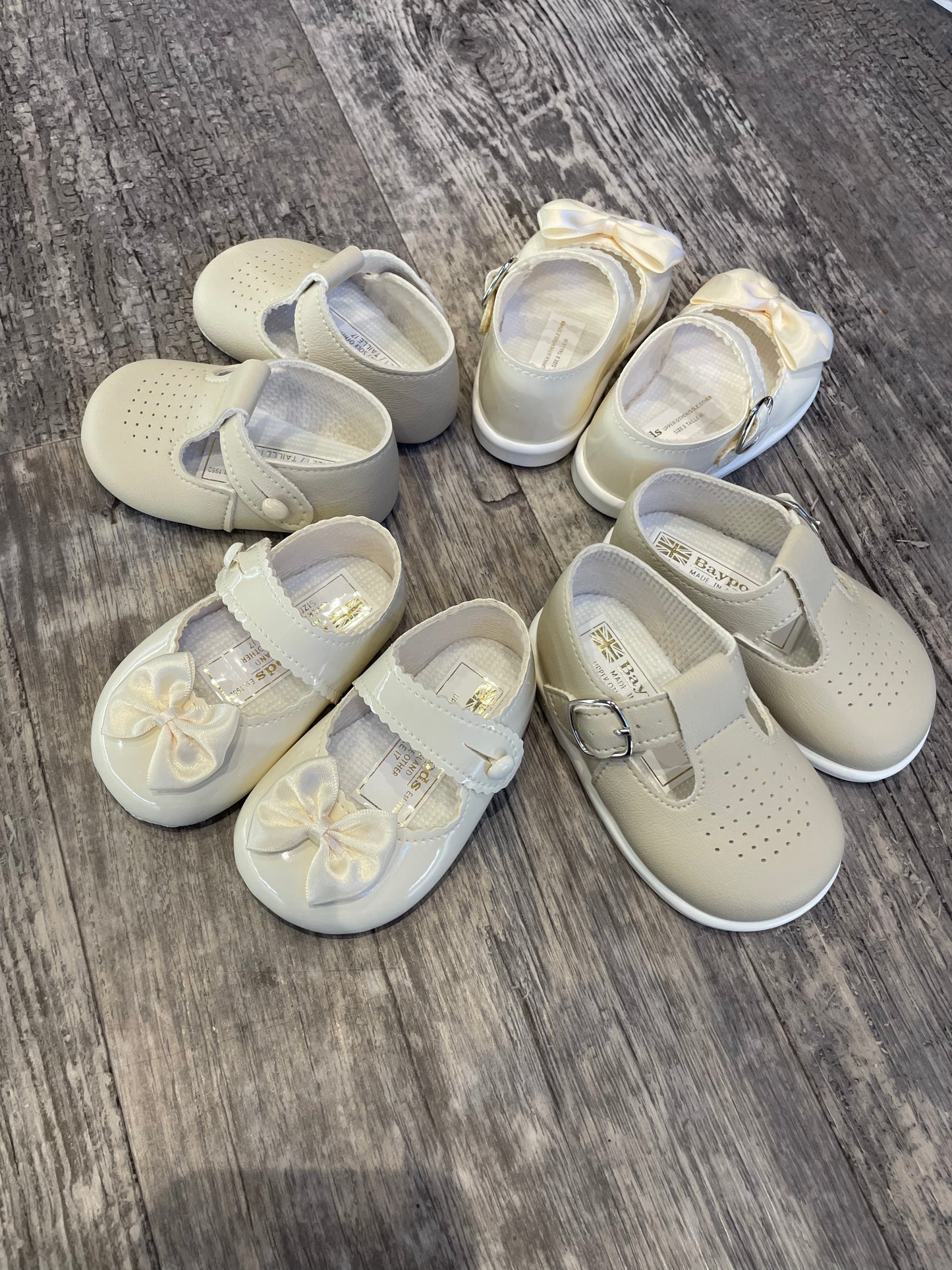 Cream bow pram shoes