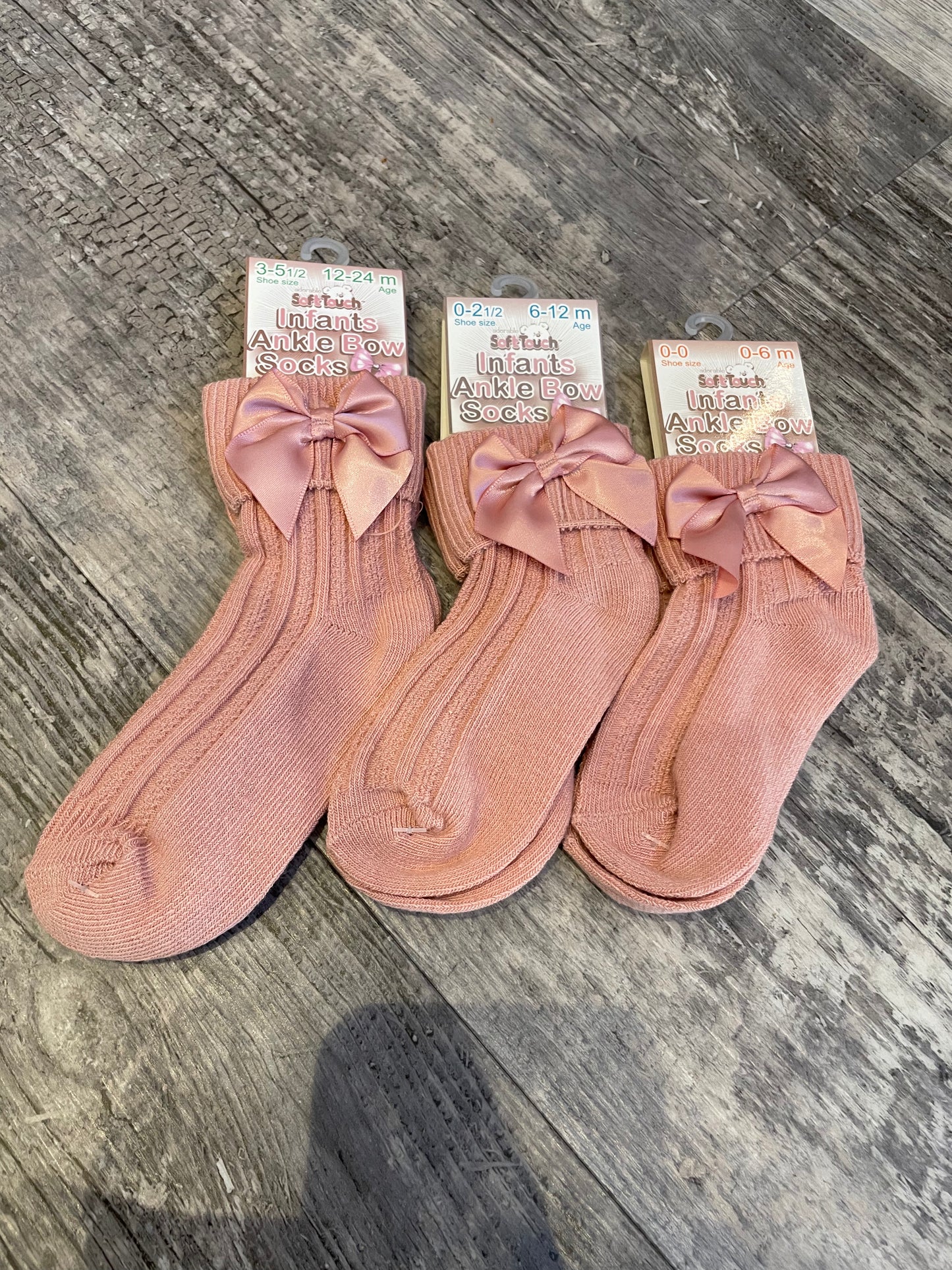 Dusty Rose bow ankle socks