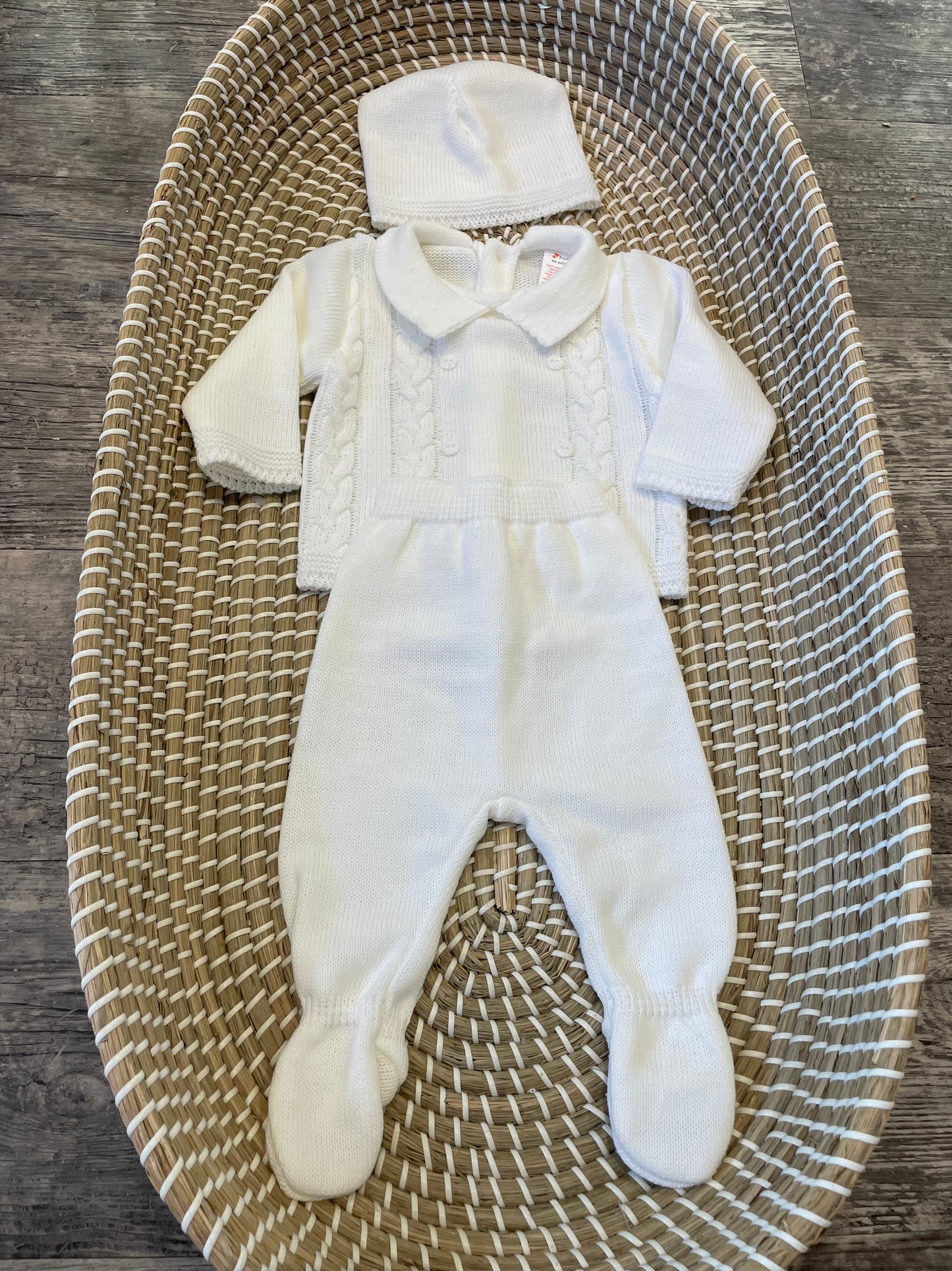 The white knitted set